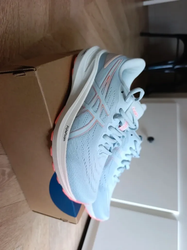 Used Asics Gel Kinjo 2 bike — image 1 of 6