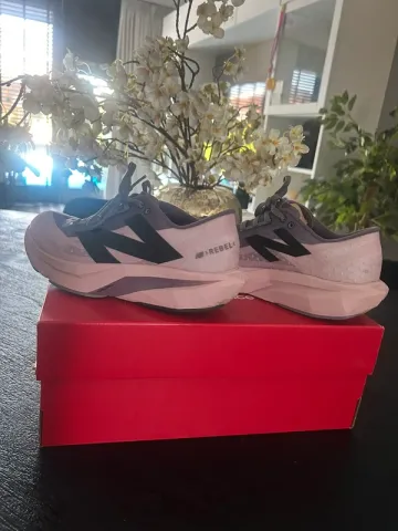 Used New Balance FuelCell Rebel bike — image 6 of 7