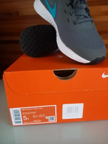 Tweedehands Scarpa Nike Revolution 5 bike — afbeelding 3 van 3