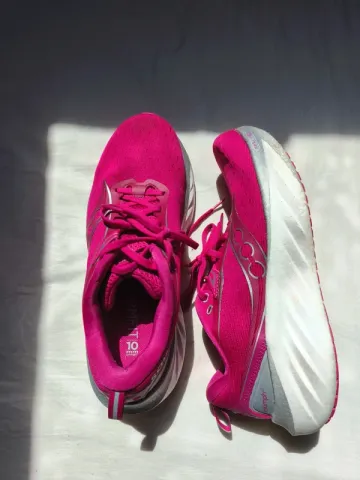 Used Saucony Triumph 22 bike — image 5 of 6
