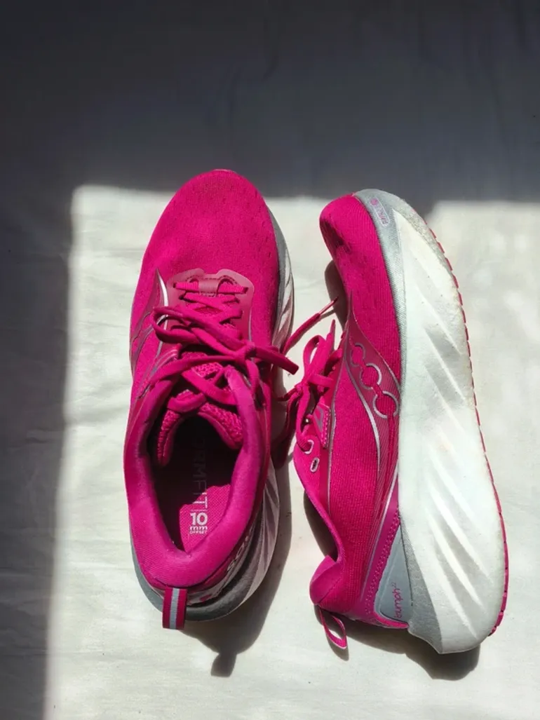 Used Saucony Triumph 22 bike — image 5 of 6