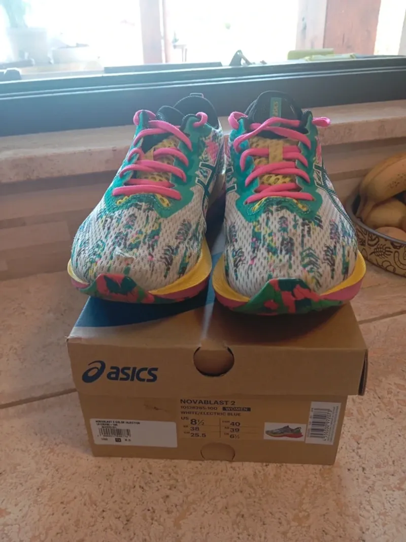 Used Avanti Novablast 2 Running Shoes