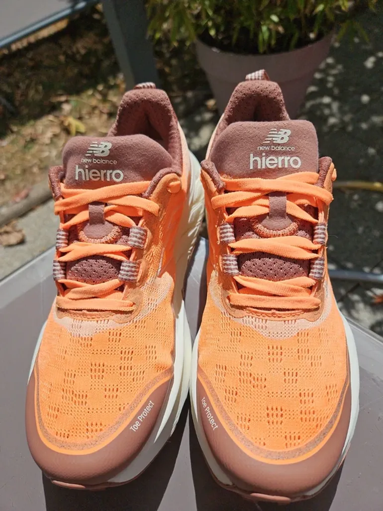 Used New Balance Hierro V9 bike — image 6 of 15