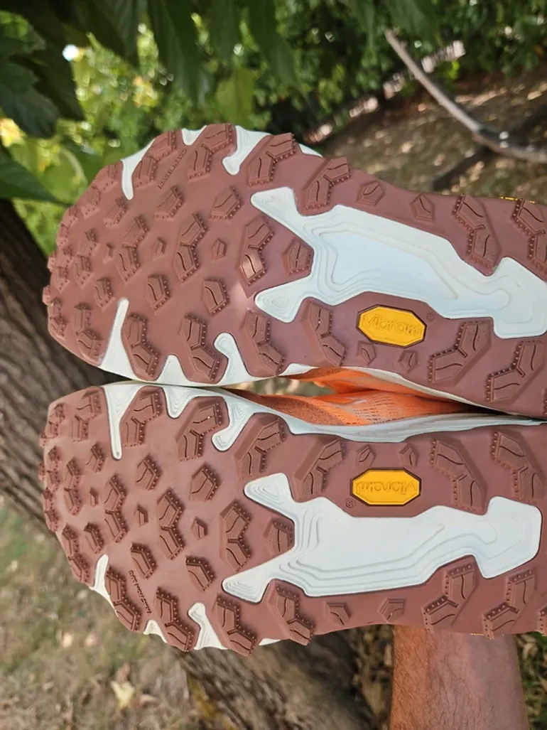 Used New Balance Hierro V9 bike — image 12 of 15