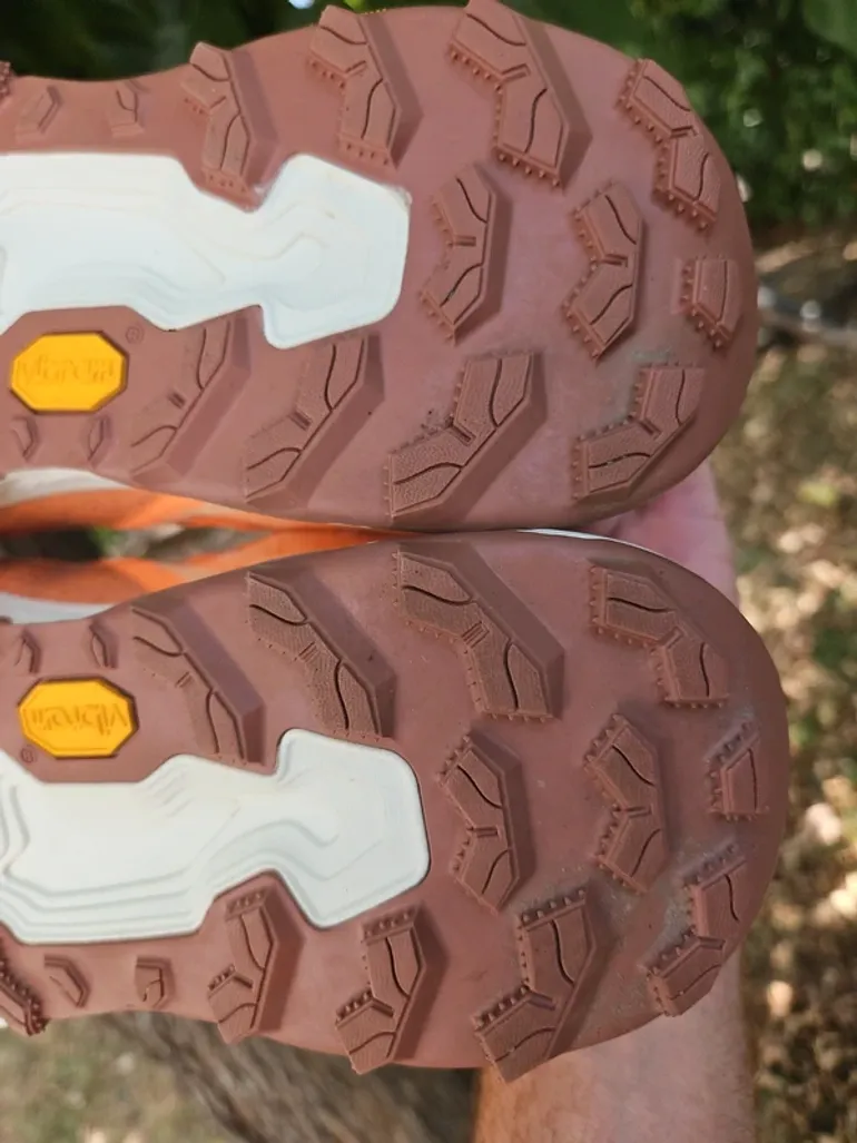 Used New Balance Hierro V9 bike — image 11 of 15
