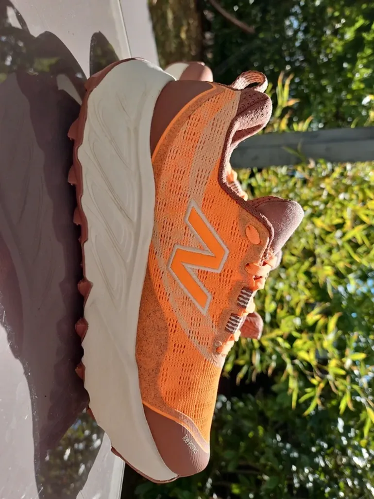 Used New Balance Hierro V9 bike — image 3 of 15