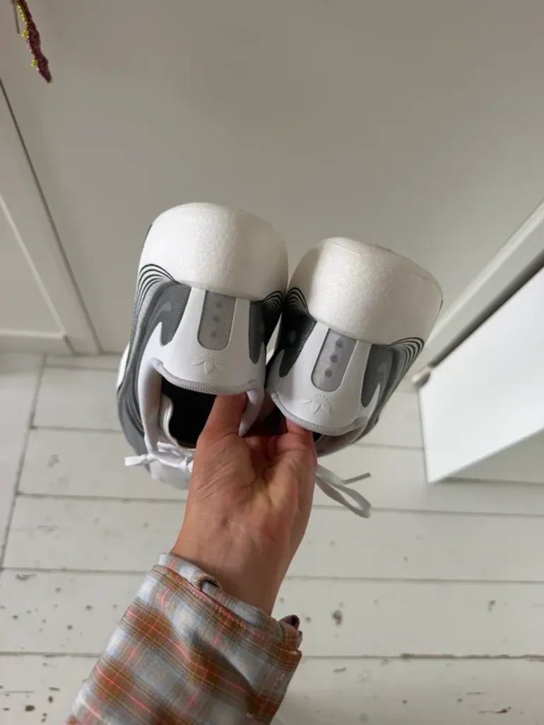 Adidas Hyperboost bike d'occasion — image 2 sur 8