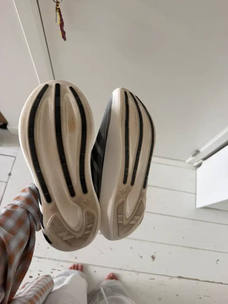 Adidas Hyperboost bike d'occasion — image 4 sur 8