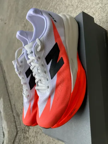 New Balance Running Shoes bike d'occasion — image 3 sur 10