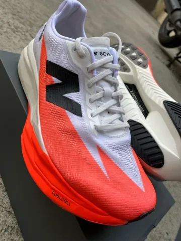 New Balance Running Shoes bike d'occasion — image 5 sur 10