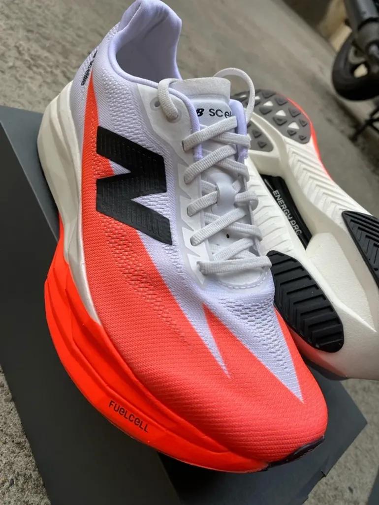 New Balance Running Shoes bike d'occasion — image 5 sur 10