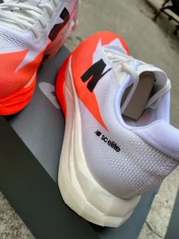 New Balance Running Shoes bike d'occasion — image 8 sur 10