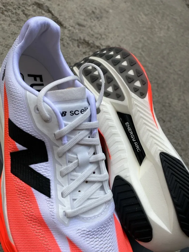 New Balance Running Shoes bike d'occasion — image 4 sur 10