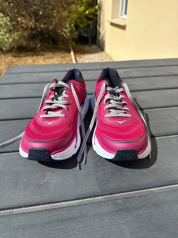 Used Rose Hoka Running Shoes bike — image 6 of 11
