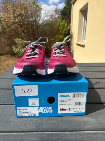 Used Rose Hoka Running Shoes bike — image 2 of 11