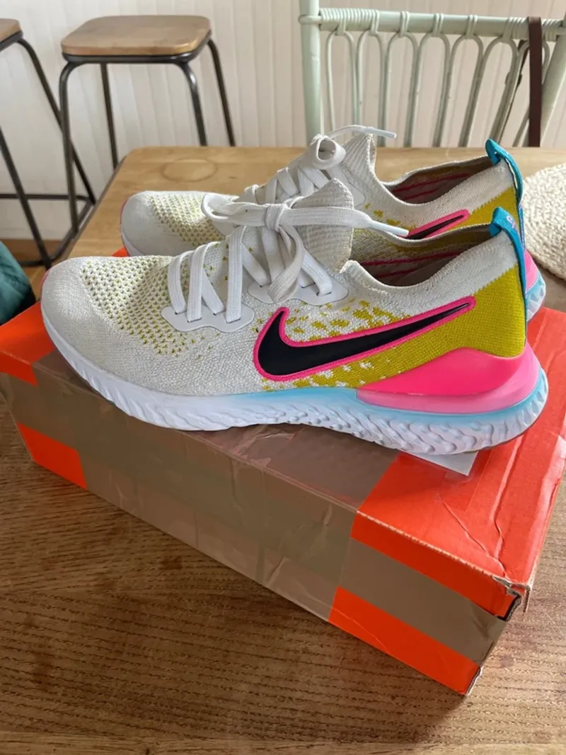 Used Nike Epic React Flyknit 2 Running Shoes