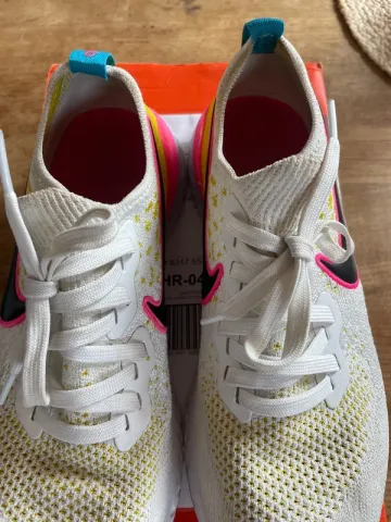 Used Nike Epic React Flyknit 2 bike — image 4 of 5