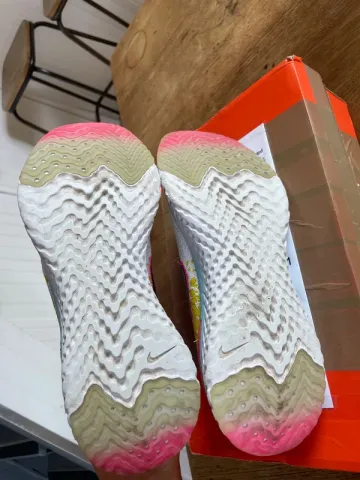 Used Nike Epic React Flyknit 2 bike — image 3 of 5