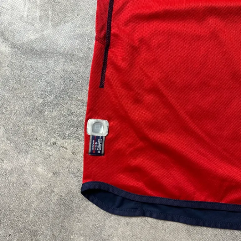 Used Umbro England Reversible Jersey Euro 2004 bike — image 3 of 9