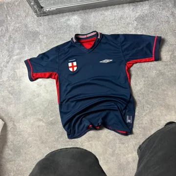 Used Umbro England Reversible Jersey Euro 2004 bike — image 6 of 9