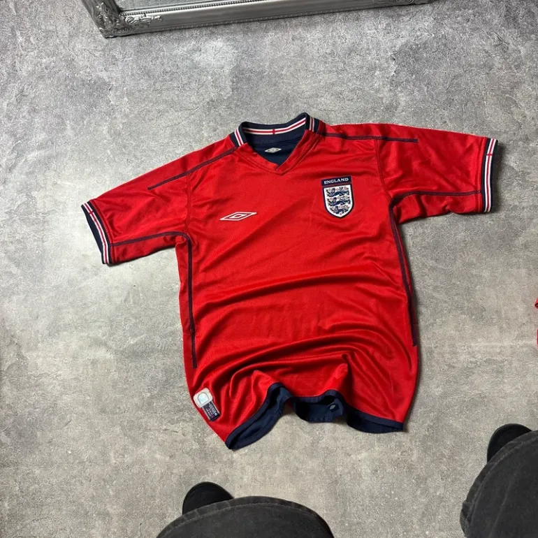 Used Umbro England Reversible Jersey Euro 2004 bike — image 2 of 9