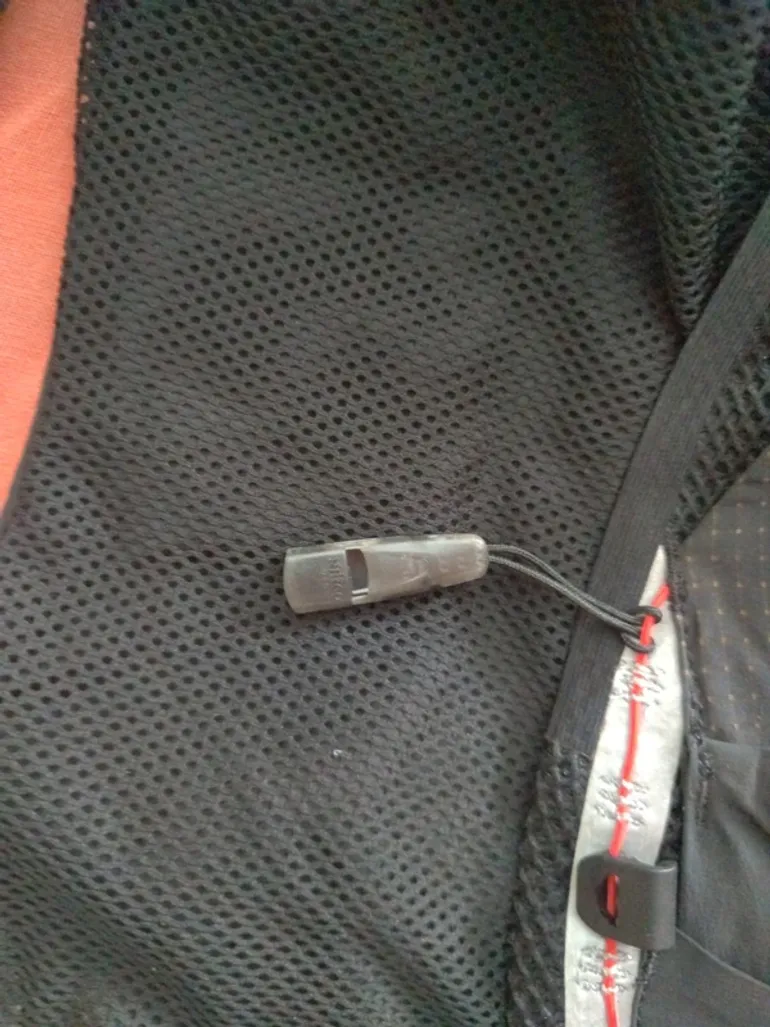 Used Salomon Gilet de sport course bike — image 8 of 10