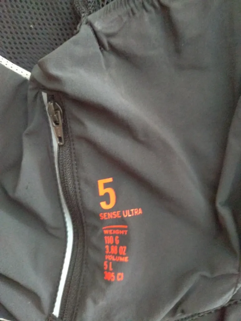 Used Salomon Gilet de sport course bike — image 10 of 10