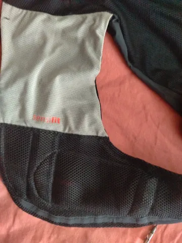 Used Salomon Gilet de sport course bike — image 3 of 10