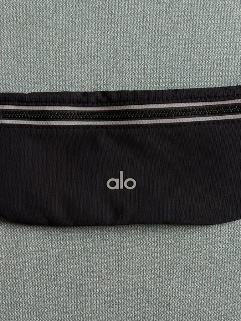 Used Alo Yoga Running belt bike — image 2 of 4