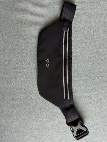 Used Alo Yoga Running belt bike — image 1 of 4