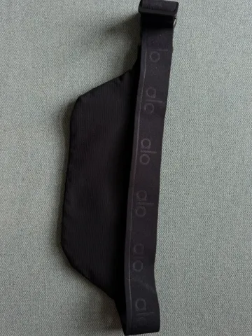 Used Alo Yoga Running belt bike — image 3 of 4