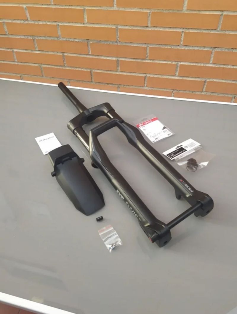 Used Dt Swiss 29" F535 ONE 150mm Remote. 2025 Fork