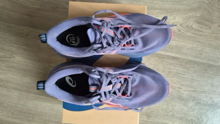 Brugt Asics Novablast 5 bike — billede 4 af 5