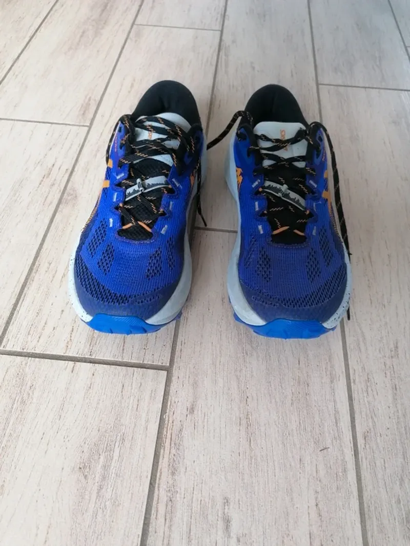 Gebrauchtes Asics Trabuco 14 Running Shoes