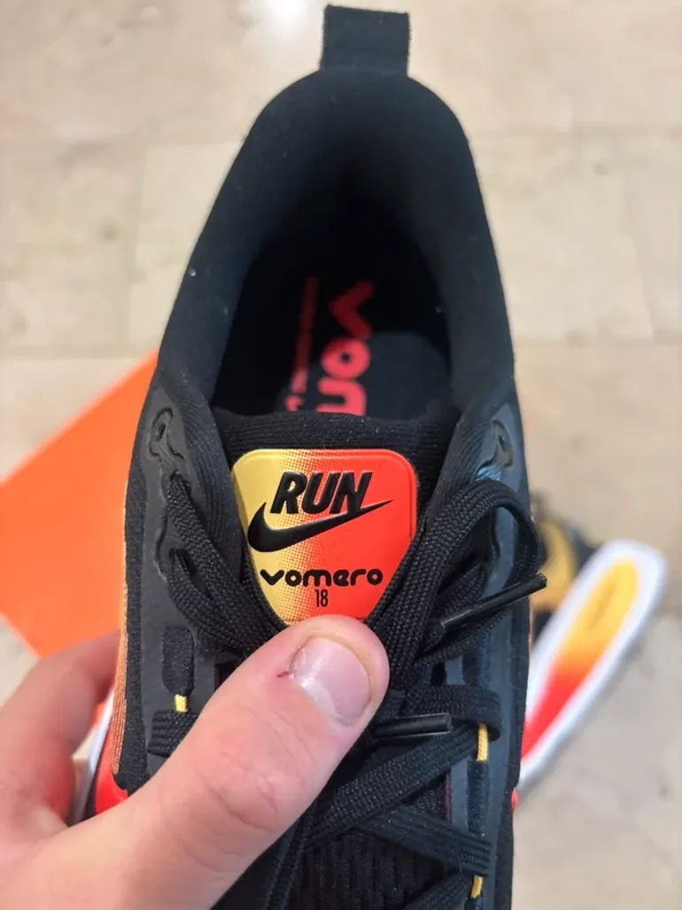 Nike Vomero 18 bike usato — immagine 5 di 15