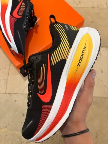 Nike Vomero 18 bike usato — immagine 12 di 15