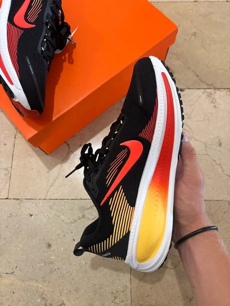 Nike Vomero 18 bike usato — immagine 14 di 15