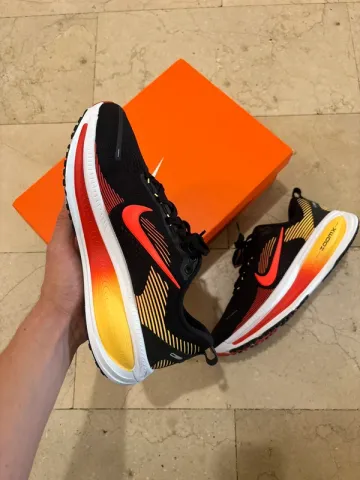 Nike Vomero 18 bike usato — immagine 6 di 15