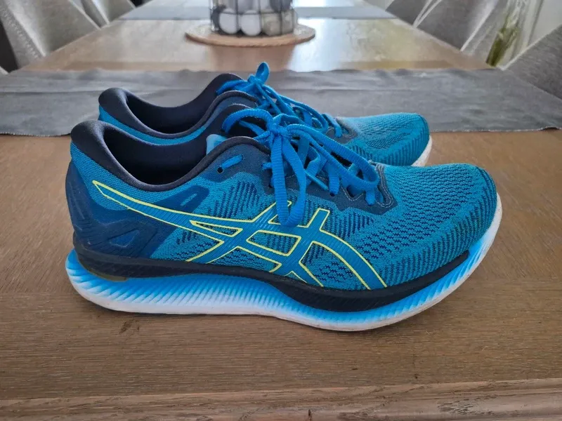 Used Asics Glide Ride Running Shoes