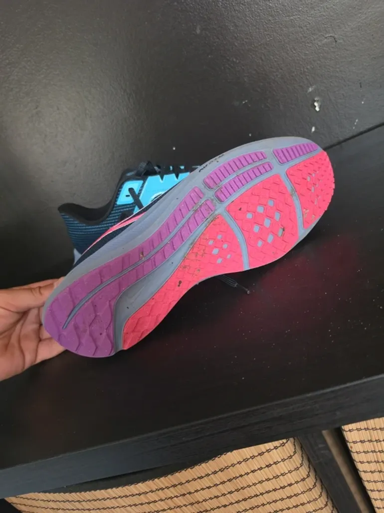 Used Nike Sneakers bike — image 3 of 5