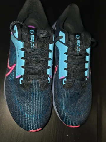 Used Nike Sneakers bike — image 4 of 5