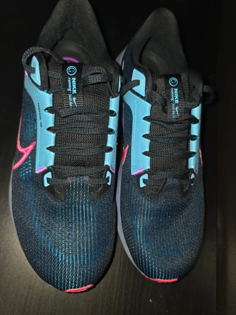 Used Nike Sneakers bike — image 4 of 5