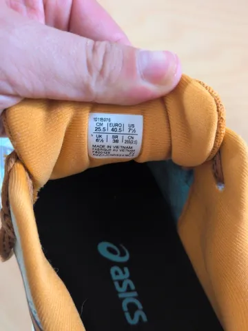 Used Asics Trabuco Max 4 bike — image 5 of 5