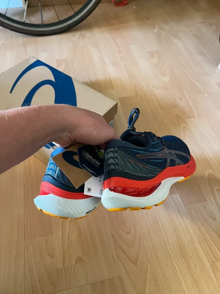 Used Asics Gel Kayano bike — image 3 of 10