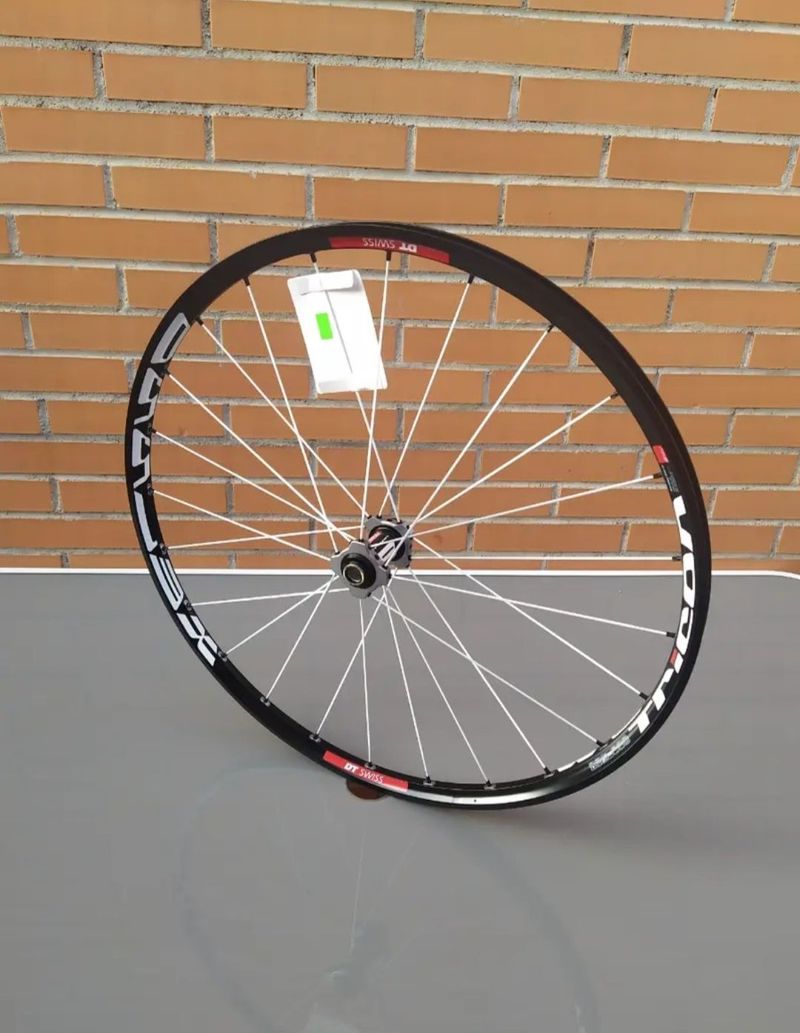 Used Dt Swiss 26" Tricon XM 1550 Llanta delantera. Wheels