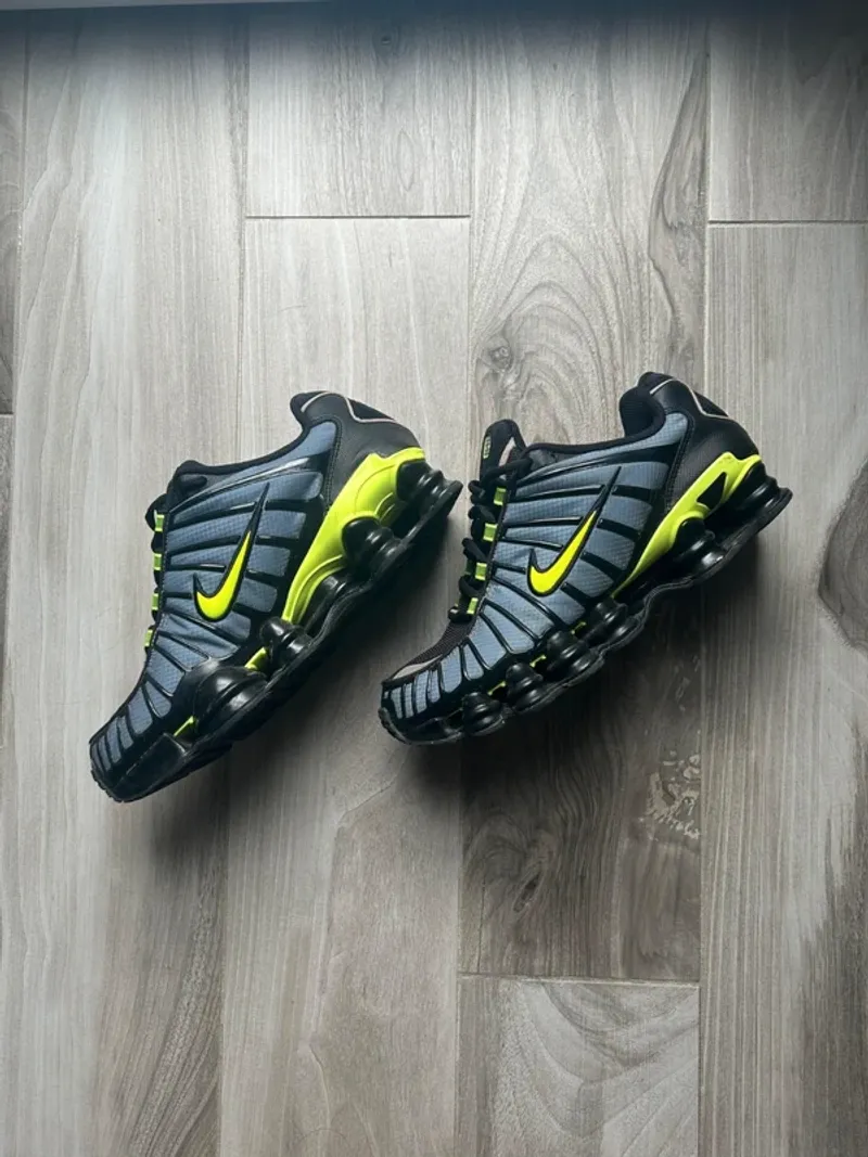 Used Look Nike Shox TL Running Shoes