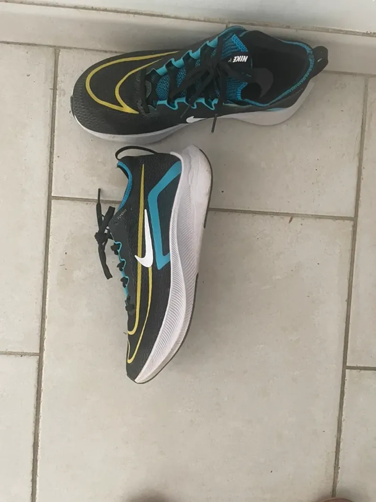Used Nike Flyknit bike — image 2 of 2