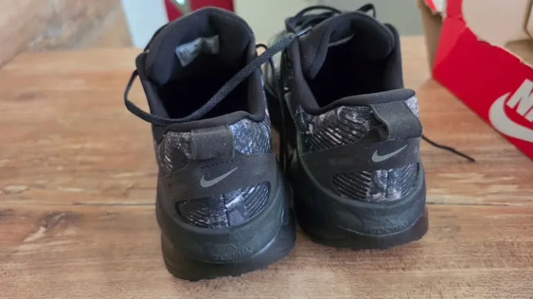 Nike Vomero 18 bike usato — immagine 4 di 4