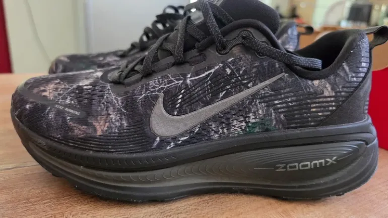 Nike Vomero 18 bike usato — immagine 2 di 4