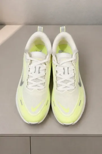Nike ZoomX bike usato — immagine 1 di 3